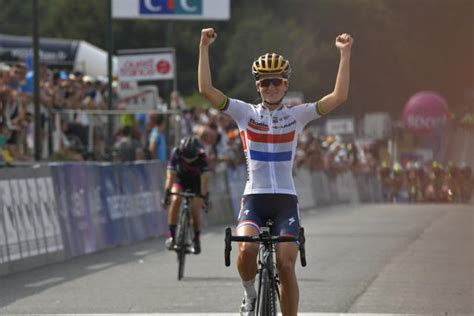 Gp De Plouay Féminin Lizzie Deignan Simpose Au Sprint Devant Pauline Ferrand Prévot