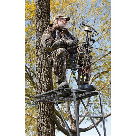 Guide Gear 17 Deluxe 360 Degree Swivel Seat Ladder Tree Stand