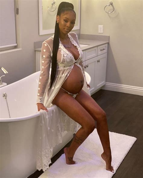 Royalty Johnson Pregnant Sexy 4 Photos The Fappening
