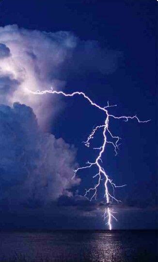Pin By Bam Bam On Electrifying Amazing Nature Lightning Storm Mother Nature
