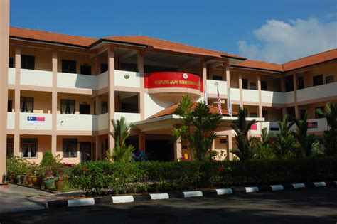 Sambutan ketua panitia seminar publik speaking karya anak bangsa tanjungpinang. TRANSMAXMINDBOOSTER: Aktiviti- Majlis di Kompleks Anak ...