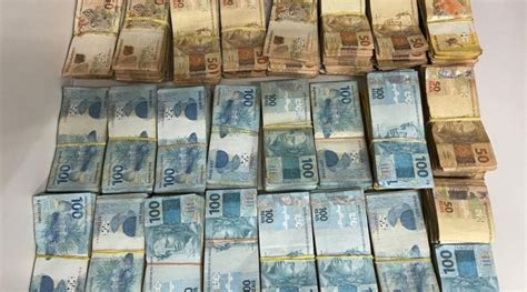 Polícia Encontra Dinheiro Escondido Em Veículo Após Abordagem No Oeste De Sc Clicoeste