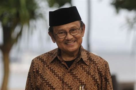 Mengenang BJ Habibie Dalam Kisah Cintanya Yang Abadi Cinta Pertama Dan