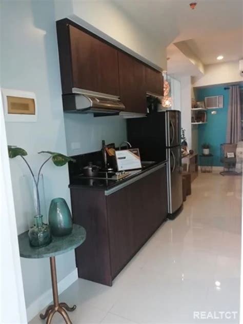 Studio Type Condo In Aurora Escalades Cubao Quezon City Near Tip Toyota