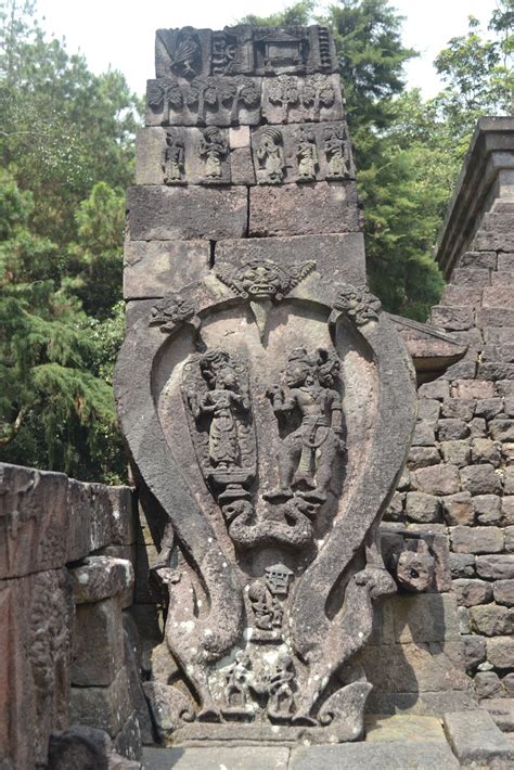 D M O O N L I G H T Candi Sukuh Bangunan Suku Maya Nya Indonesia