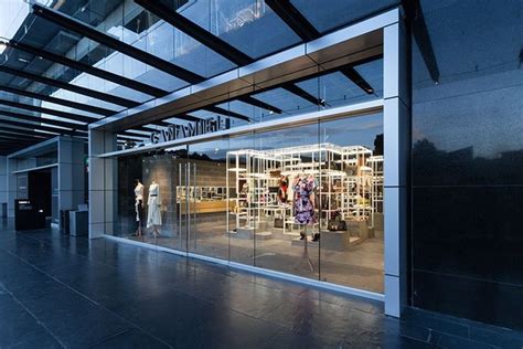 10 Stunning Storefronts Rethinking The Retail Experience Interior