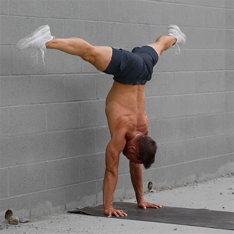 How To Train Handstands Without Wrist Pain Coach Bachmann