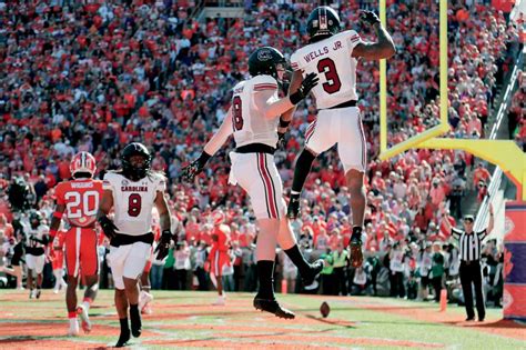 South Carolina Beats Clemson For 2nd Straight Top 10 Win With Videos Quotes Stats Box Score