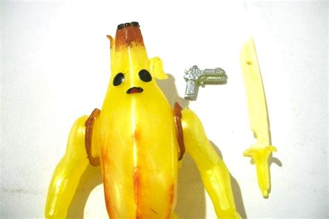 Figura Bootleg Fortnite Peely Banana Skin 20 Cm Con Luz 24900 En