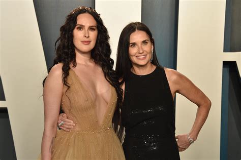 demi moore accompanies pregnant rumer willis to the doctor saying hello to the little nibblet