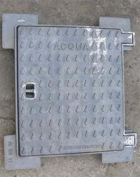 En124 B 125 Square Ductile Iron Casting Manhole Cover And Frame China Iron Manhole Cover And