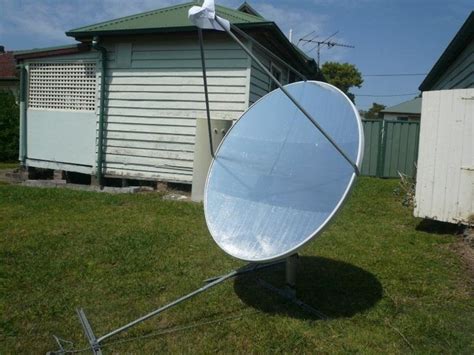 Check spelling or type a new query. How to Turn Your Old Satellite Dish into an Outdoor Solar Cooker « MacGyverisms :: WonderHowTo