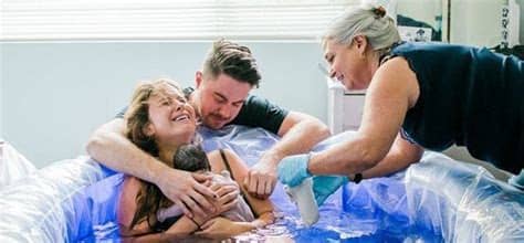 Doula, educadora perinatal acompañante profesional en el parto, es tal y como la definen algunos doctores una mujer con experiencia en el proceso del. Parto en casa ¿Es realmente seguro hoy en día planteárselo?