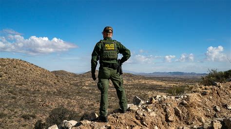 Arizona Us Border Patrol Agent Struck By Means Of Car Throughout Police