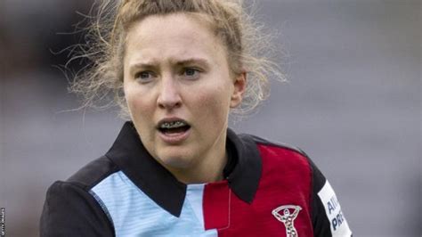 Emily Scott England Fly Half Signs New Contract With Harlequins Bbc Sport