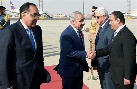 رئيس الوزراء المصري يستقبل نظيره الفلسطيني بمطار القاهرة خليجيون