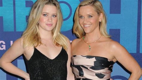 Reese Witherspoons Babe Ava Phillippe Has Never Looked More Like Mom In This Gorgeous New