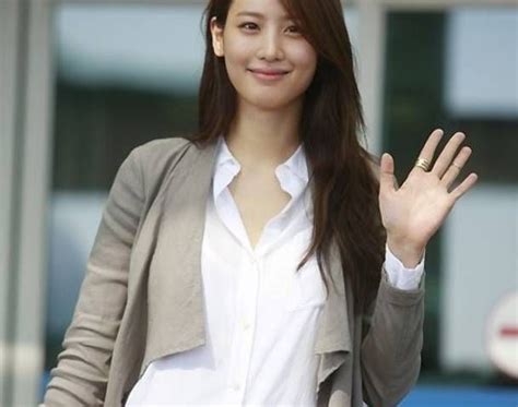 Actress Kim Soo Hyun Claudia Kim Signs With United Talent Agency