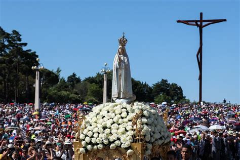 Lucía santos, francisco marto y jacinta marto. Los católicos celebran hoy el día de la Virgen de Fátima ...