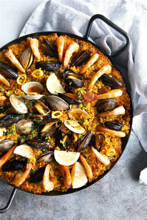 Paella Recipe How To Make Spanish Paella The Forked Spoon