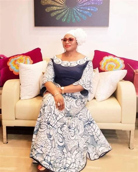 Nigerias Richest Woman Alakija Gorgeous In Native Wear Poses With