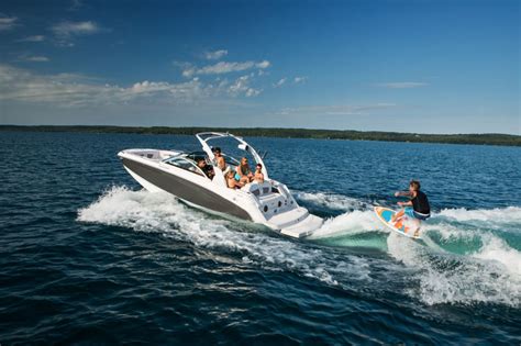 Best Boats For Central Florida Lakes And Rivers Series Bowriders Mount Dora Boating Center