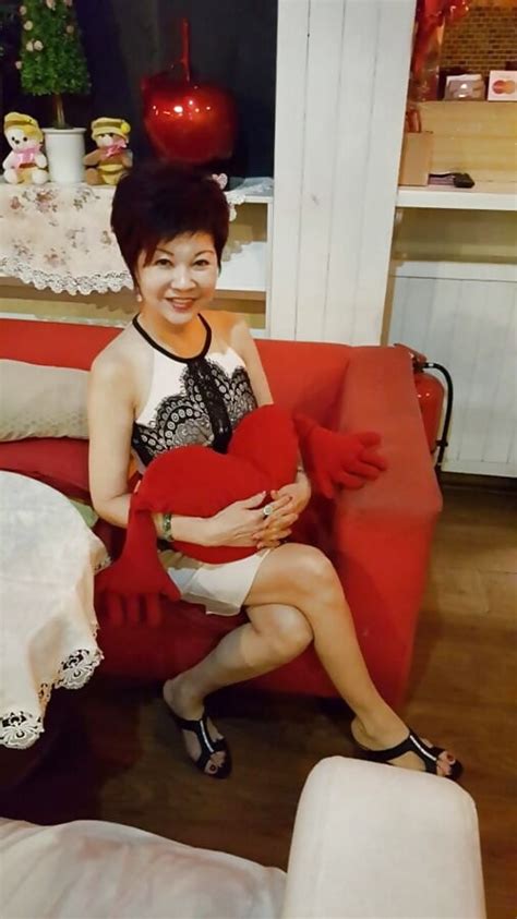 Sexy Malaysian Milf Catherine Tan 1013