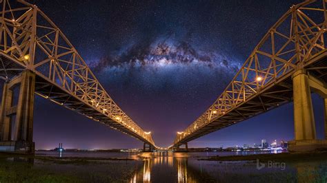 Louisiana The Crescent City Connection Bridges In New Orleans 2017 Bing