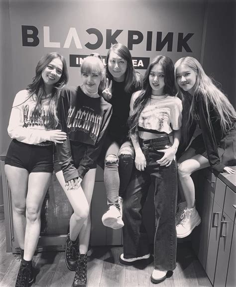 Pin By BlΛƆkpiИk블랙핑크 On BlΛƆkpiИk블래핑크 Black Pink Blackpink Kpop Girls