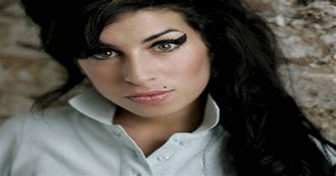 Tragic Amy Winehouse A Web Hit Daily Star