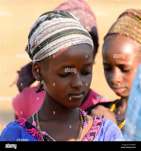 Niger Fulani Girl Hi Res Stock Photography And Images Alamy