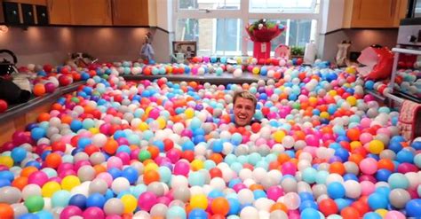 Dad Turns House Into Giant Ball Pit With 250000 Balls Without Wife