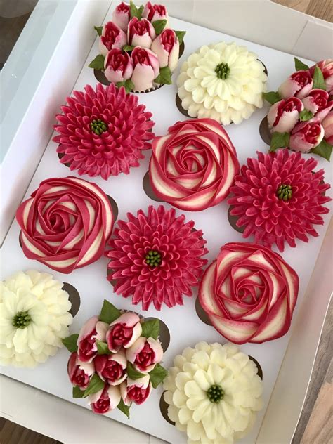Kerrys Bouqcakes Gallery Boxed Floral Cupcakes In 2020 Floral