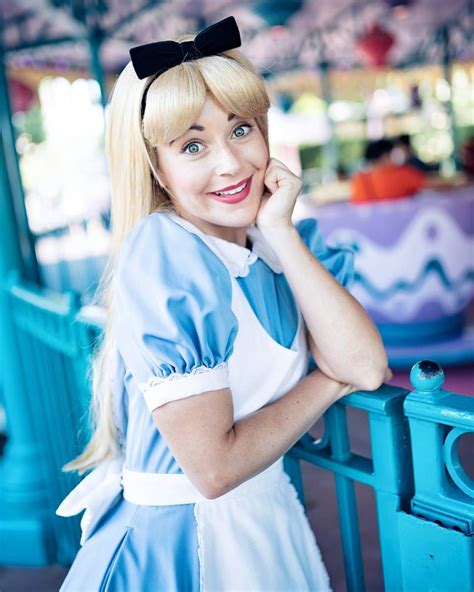 Pin By Shai On Disney Obsession Alice Cosplay Disney