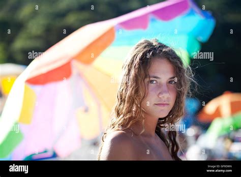 14 Year Old Girl Bikini Banque De Photographies Et Dimages à Haute Résolution Alamy