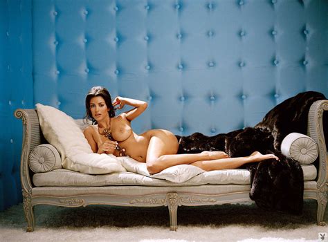 Market Nude Kim Kardashian Topless Nude Pictures