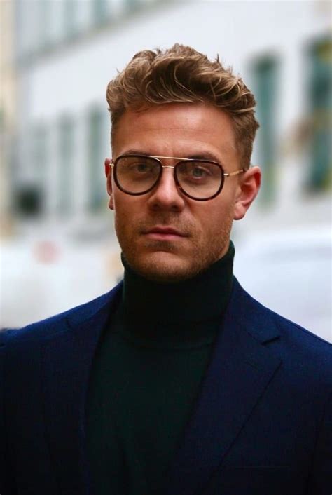 10 Latest Eyeglasses Trends For Men 2020 In 2021 Mens Glasses Trends Men S Eyeglasses Mens