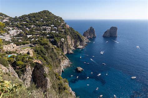 Capri is an island located in the tyrrhenian sea off the sorrento peninsula, on the south side of the gulf of naples in the campania region of italy. Capri Foto & Bild | europe, italy, vatican city, s marino ...