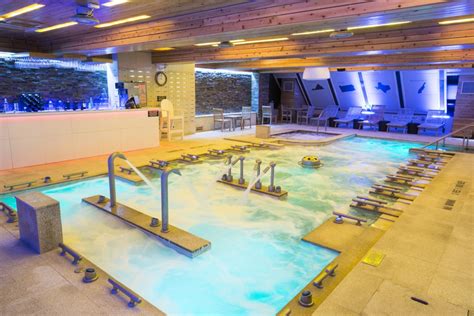 10 Coolest Hydrotherapy Spas In The World