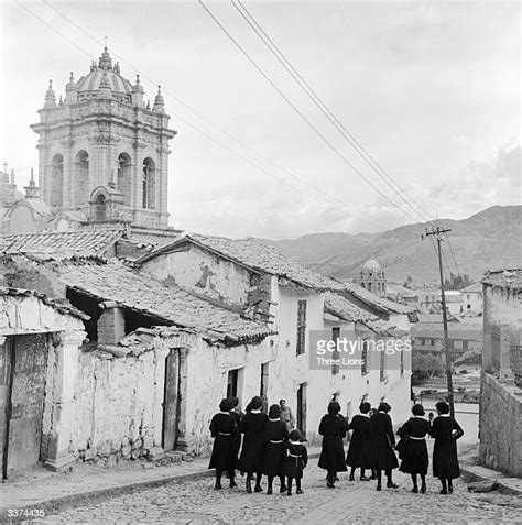 Cuzco School Photos And Premium High Res Pictures Getty Images