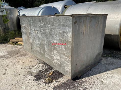 11297 7 000 LITRE SQUARE STAINLESS STEEL TANK Centriplant