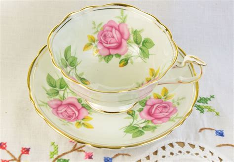Paragon Tea Cup And Saucer Rose Pattern Pink Roses Pink Etsy Canada Tea Cups Paragon Tea
