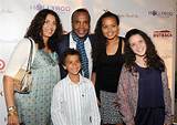 Being a boxing legend has its perks, and who knew beating another person up would load up your pockets with cash. SUGAR RAY LEONARD, WIFE, AND KIDS ATTEND HOLLYROD EVENT