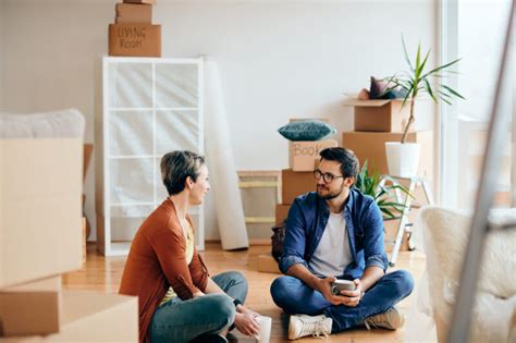 5 Things You Should Know Before Moving In With Your Girlfriend The
