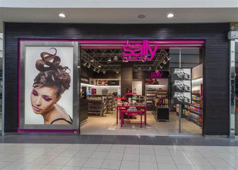 Sally Beauty store by Droguett A&A, Lima - Peru | Retail ...