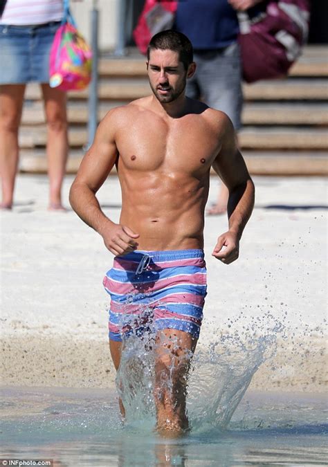 Rhys Chilton Flaunts His Famous Chiseled Rig At A Brisbane Beach Daily Mail Online