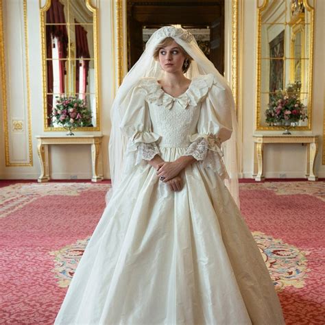 Later series we'll expect to see her 90s outfits; The Crown Released the First Photo of Diana's Wedding ...