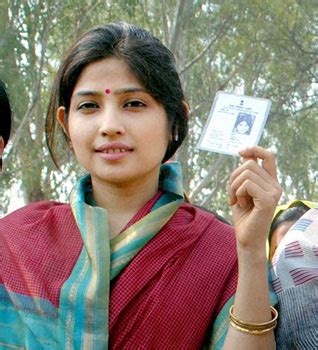 Uttar pradesh chief minister akhilesh yadav and his wife dimple yadav got stuck in a lift of the vidhan sabha for around 20 minutes on friday, when they were returning from the 'youth parliament'. Wife of CM Akhilesh Yadav Pics - Pics of Akhilsh Yadav's Wife