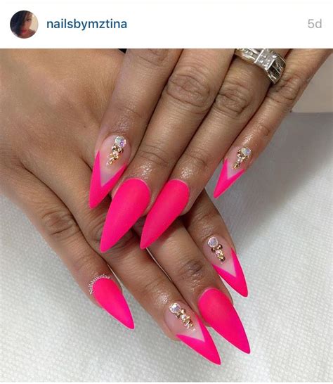 Hot Pink Stiletto Nails With Crystals Pink Stiletto Nails Neon Pink