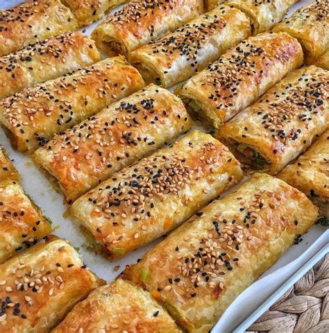 Pırasalı Börek Yemek tarifleri Yemek Aşçılık